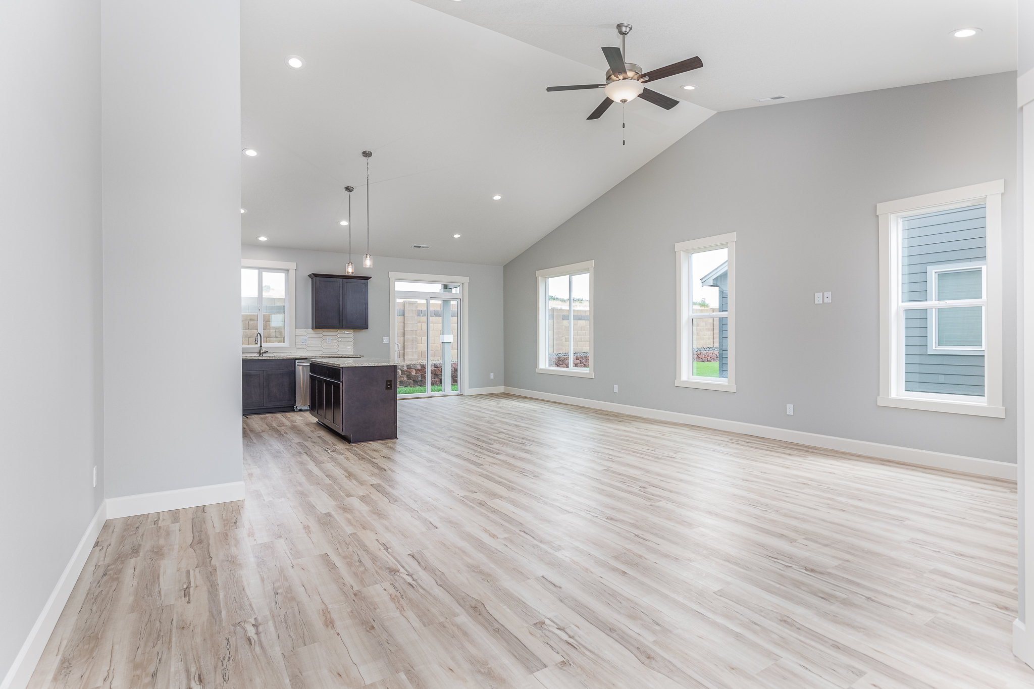 817 E Autumn Ave, an Olin Homes home in Cimmaron Terrace, Hermiston Oregon (photo 4 of 19)
