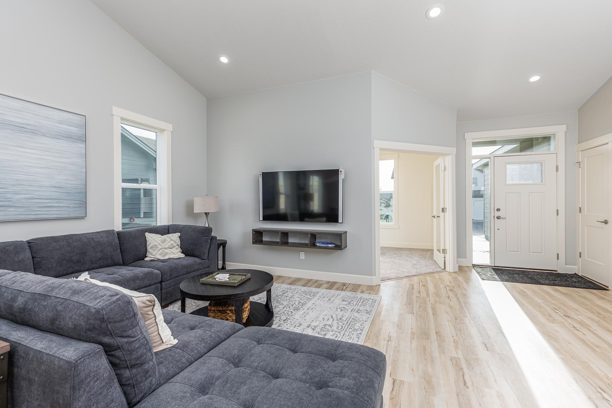 817 E Autumn Ave, an Olin Homes home in Cimmaron Terrace, Hermiston Oregon (photo 9 of 19)