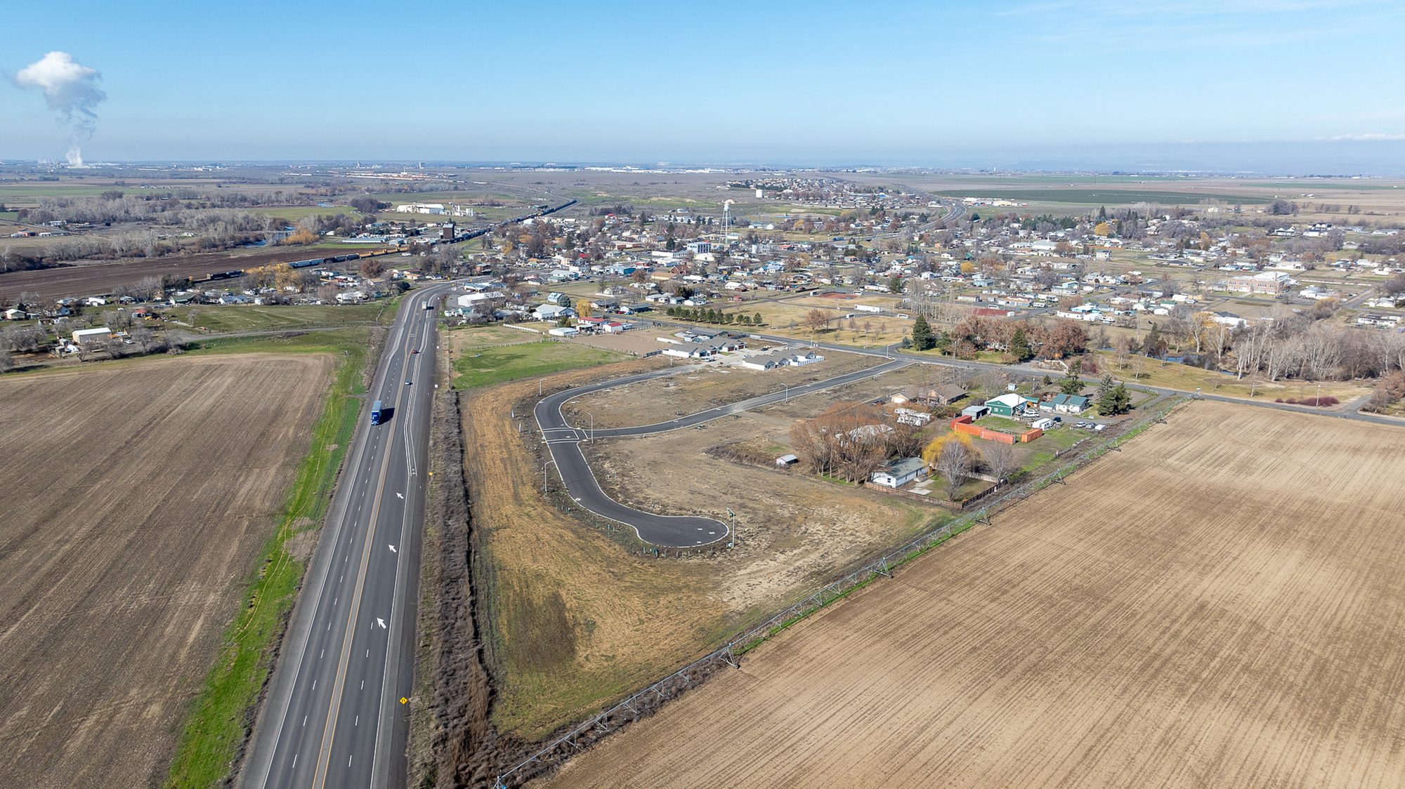 Aerial view of Bumble B Estates and the surrounding area in Stanfield, Oregon