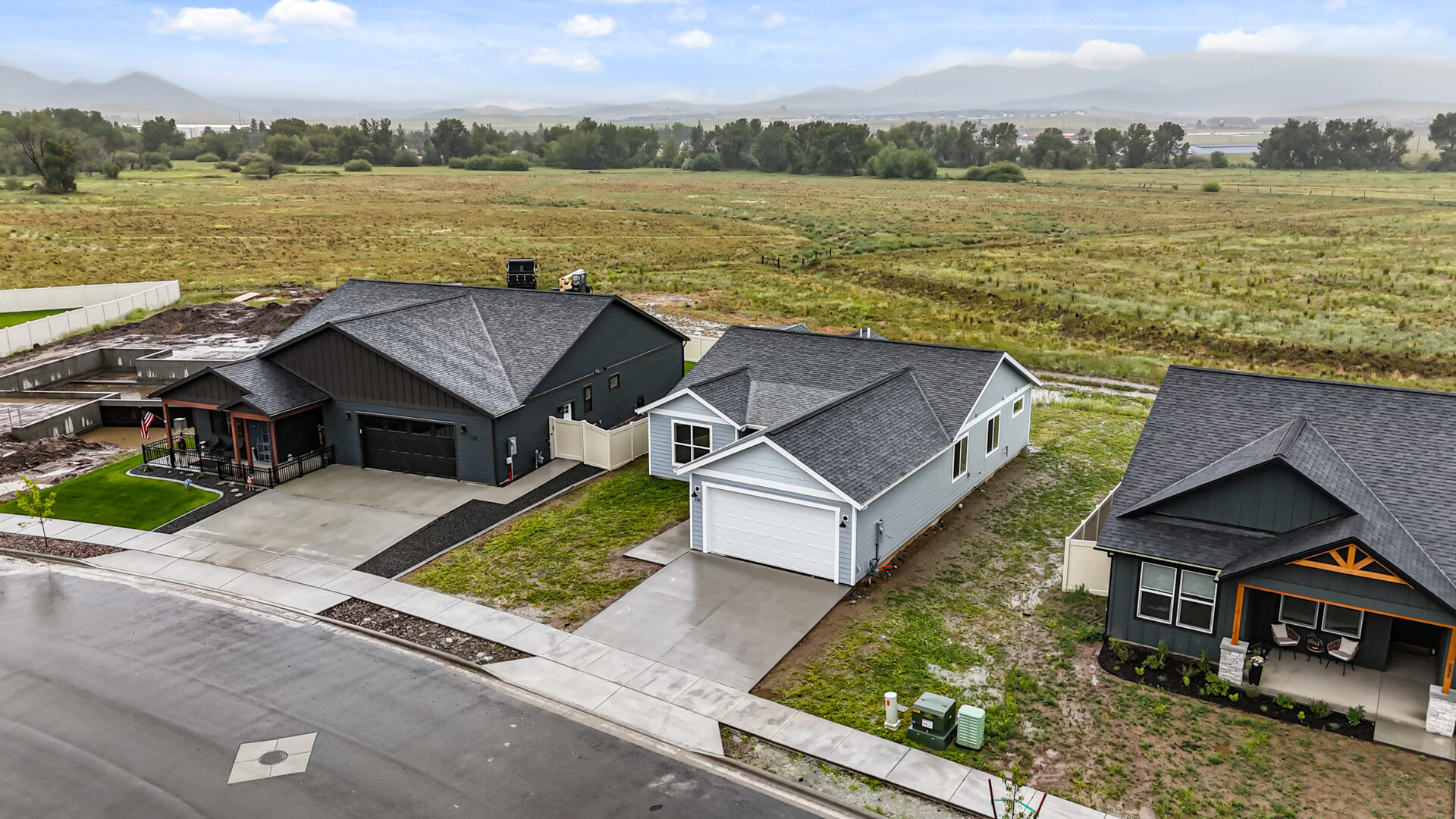 Aerial view of 230 Stirling Loop and neighborhood