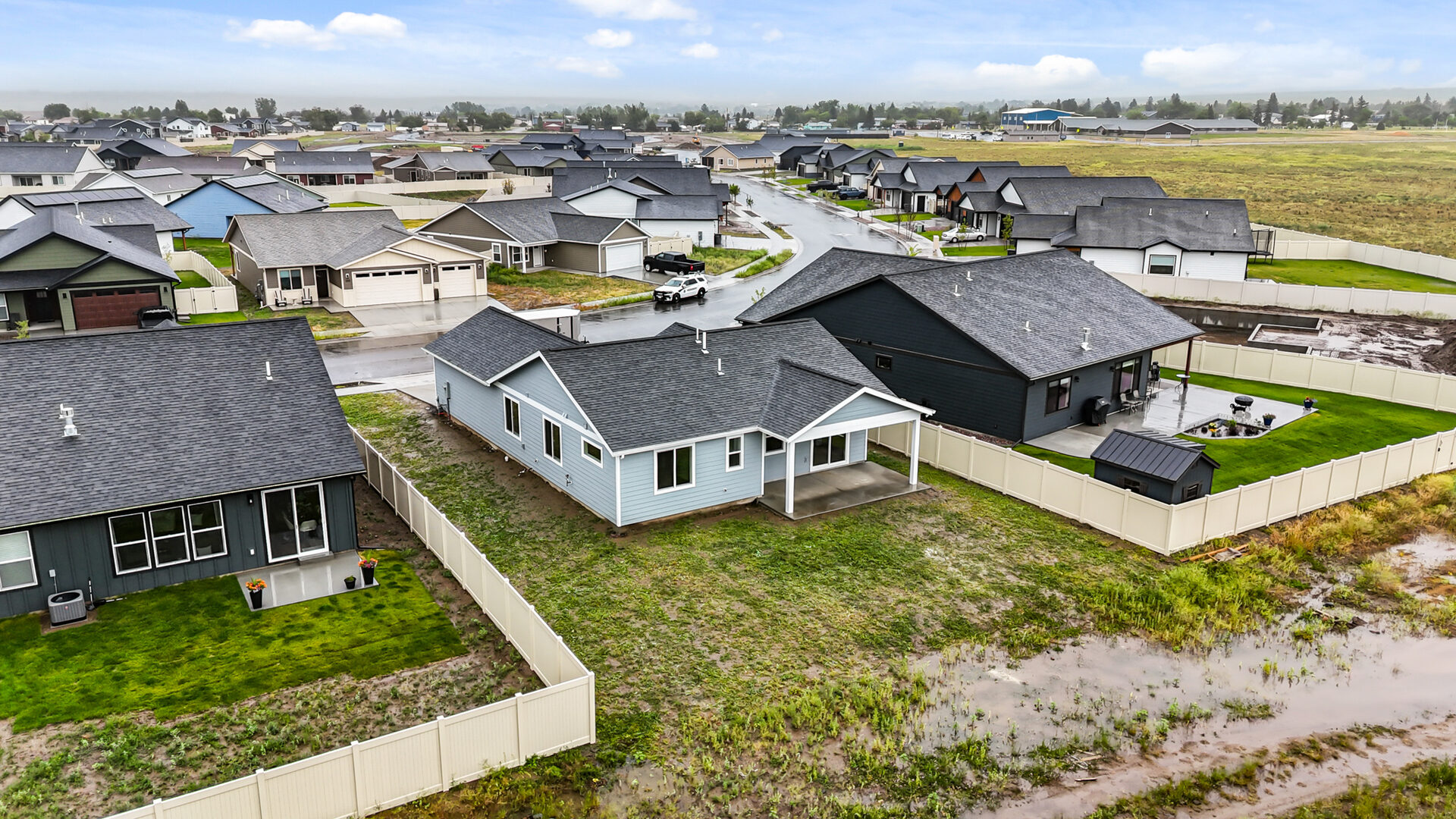 Aerial view of 230 Stirling Loop and neighborhood