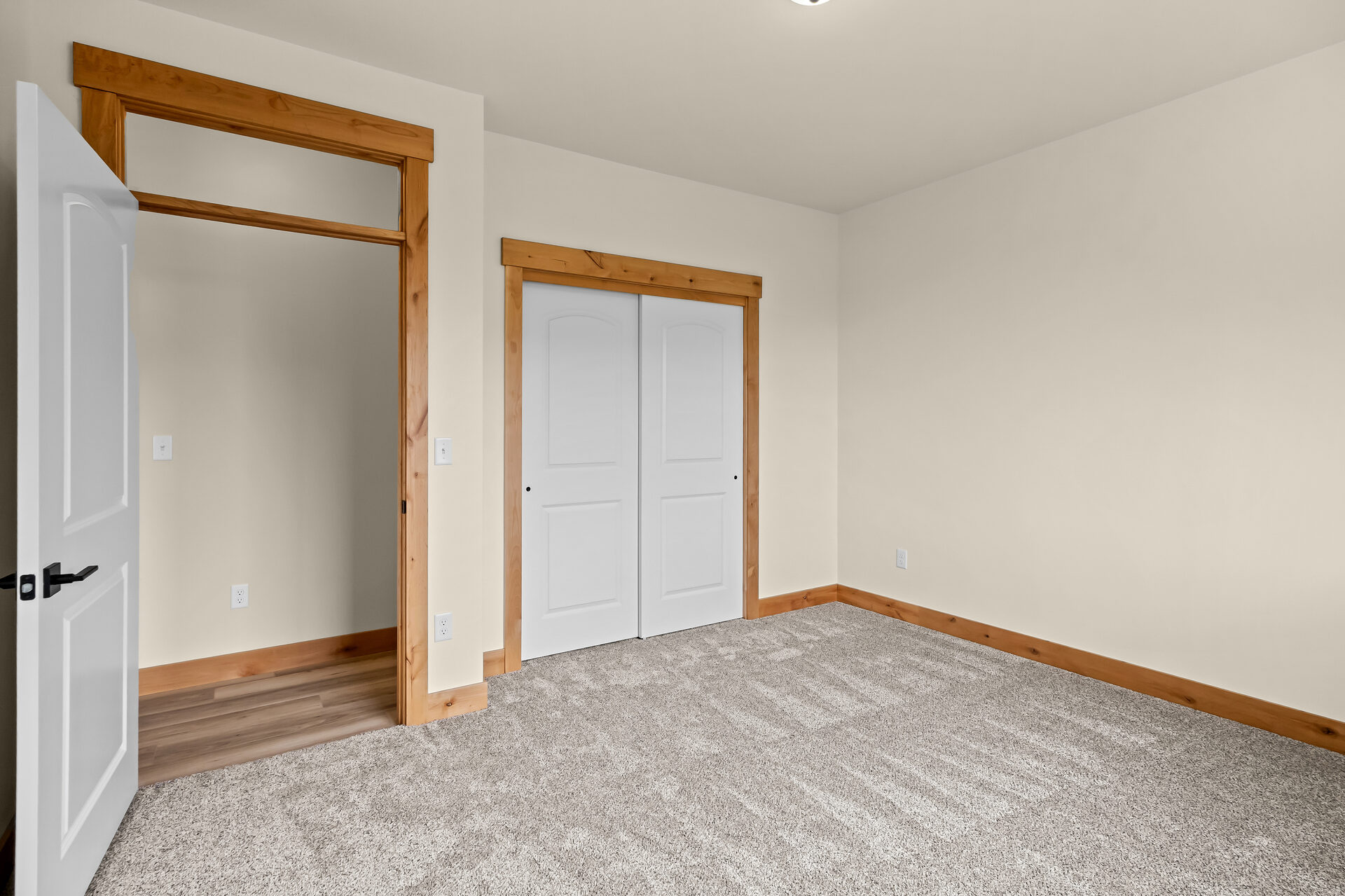 Secondary bedroom with reach-in and sliding closets at 3814 Lovegrass Ln