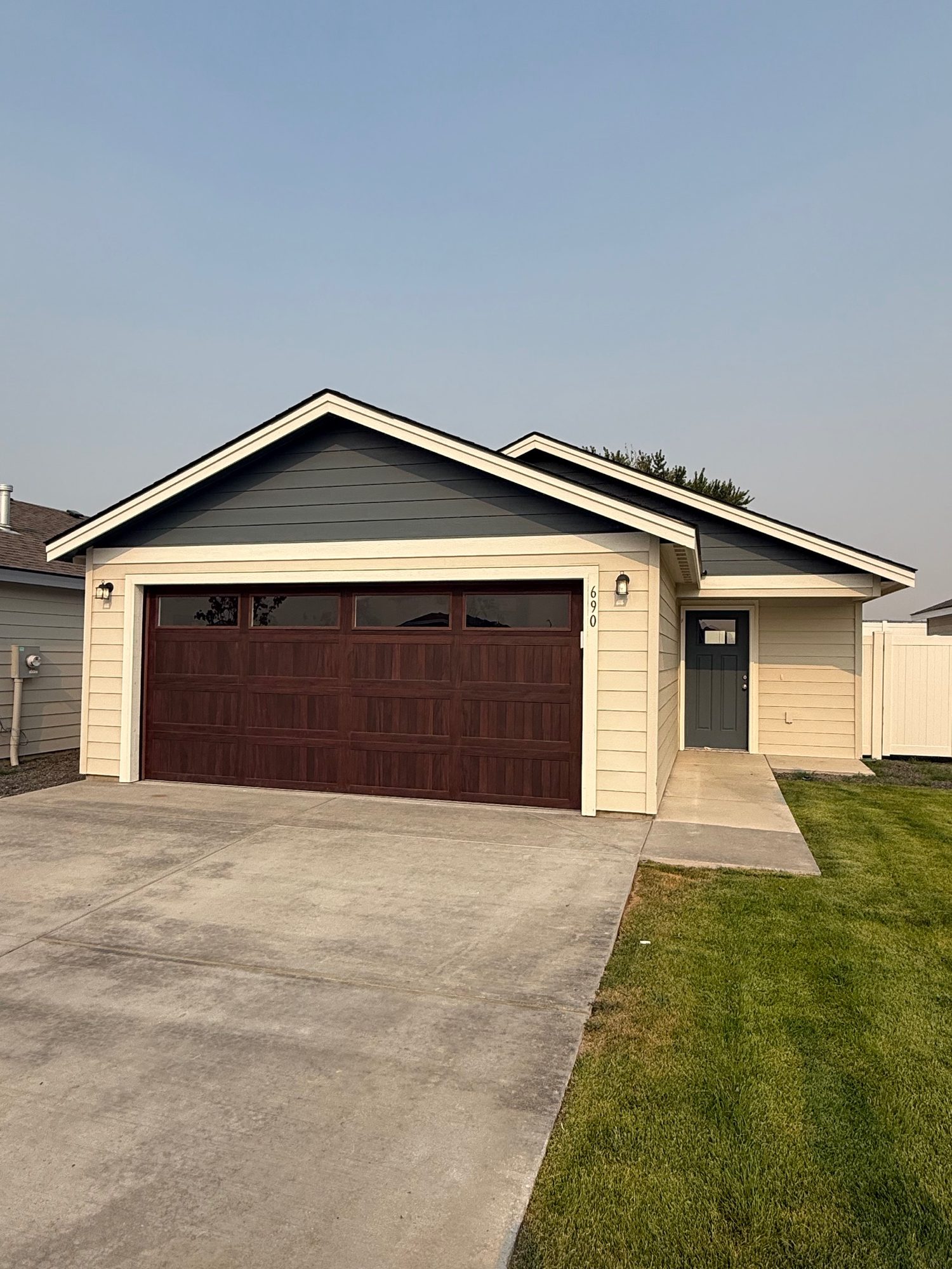 Front exterior of 690 Jimmy St, a new Olin Homes home in Bumble B Estates, Stanfield Oregon