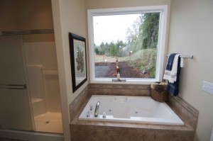 Master Bathroom (1948 model)         